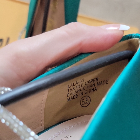 Chase + Chloe Turquoise Heels with Silver Accents - Picture 10 of 13